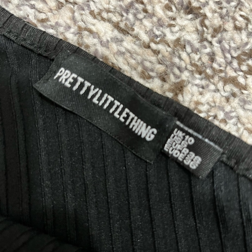 PrettyLittleThing Black Ribbed Top - Picture 2 of 3